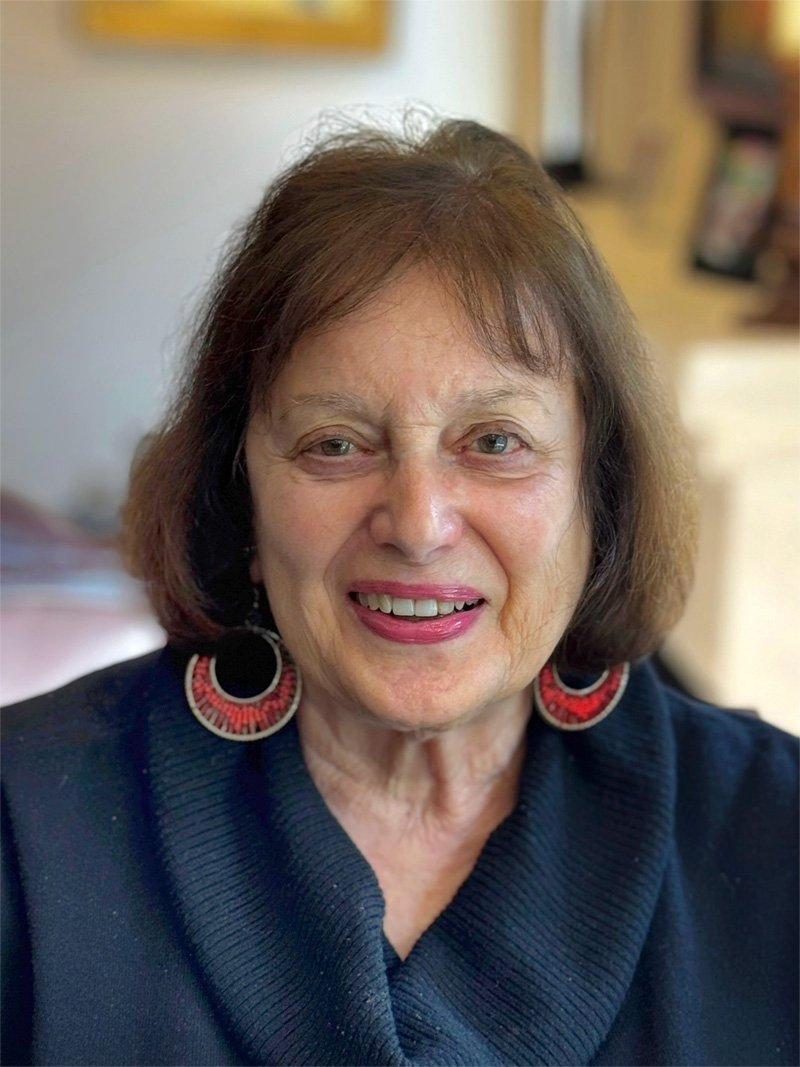 Janet Constantino author portrait 800p