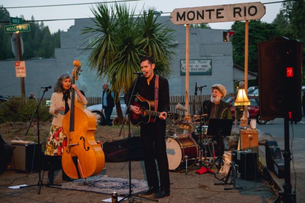 Monte Rio Revival - photo by Paul C. Miller